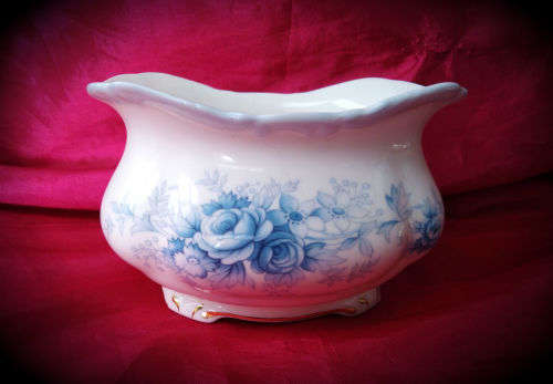 1981 Royal Albert Tiffany Sugar Bowl Bone China made in England-