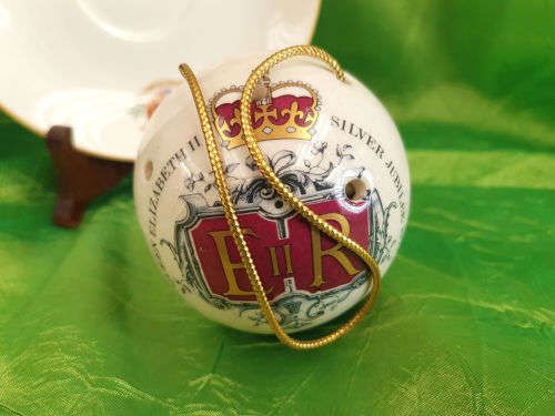 King Edward VIII 1937 Plate and Queen Elizabeth II Coronation Silver Jubilee of Queen 1977 Pomander