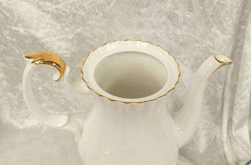 Vintage Royal Albert Val D'Or  Coffee pot - 255x230x130mm Bone China England-as new