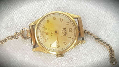 Vintage Roamer Trench wristwatch 17 Jewels Swiss Made - Not working -short hand missing -lens loose