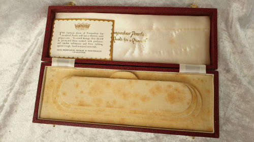 Vintage POMPADOUR simulated Pearls Pearls for a Princess NEEDS TO BE RESTRUNG  1210mm