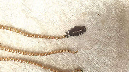 Vintage POMPADOUR simulated Pearls Pearls for a Princess NEEDS TO BE RESTRUNG  1210mm