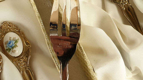 Vintage Eetrite 24ct Gold Plated cutlery -6 Teaspoons- 6 Cake forks and cake lifter - see condition