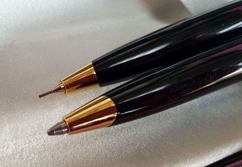 Vintage Black and Gold Parker Pen and Pencil set U.K with standard bank logo in origanal Packaging
