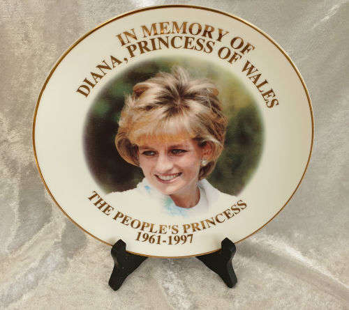 In Memory of Diana, Princess of Wales Plate 1961-1997 Fine Porcelain Plate -209mm