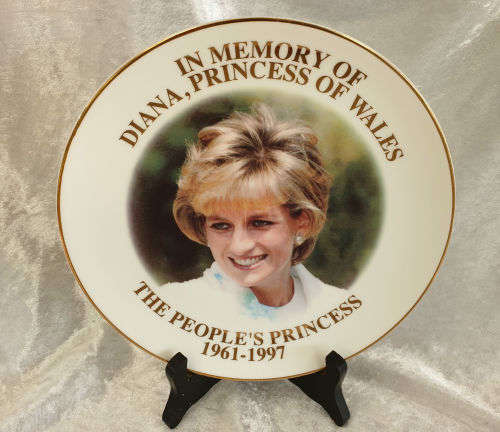 In Memory of Diana, Princess of Wales Plate 1961-1997 Fine Porcelain Plate -209mm