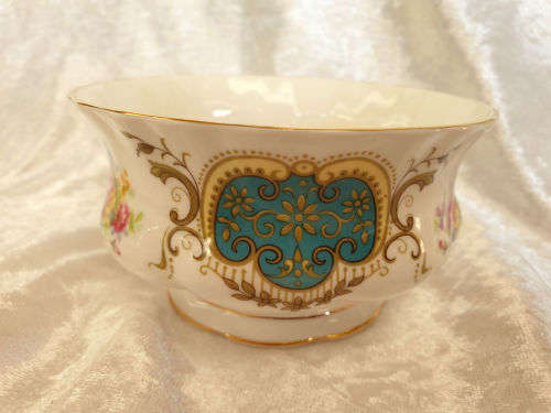 Vintage Royal Albert China Berkeley Sugar Bowl Never used as new out of a old warehouse