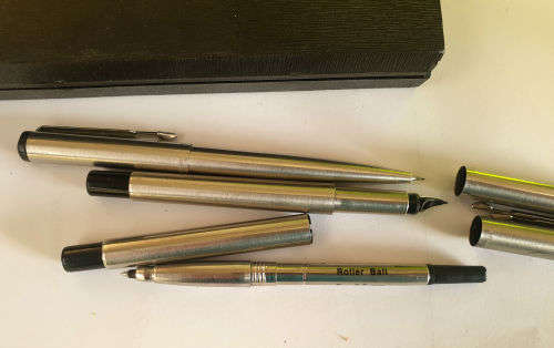Vintage Parker Vector Fountain Pen, Rollerball (ink is dry) and Pencil set Made in the UK