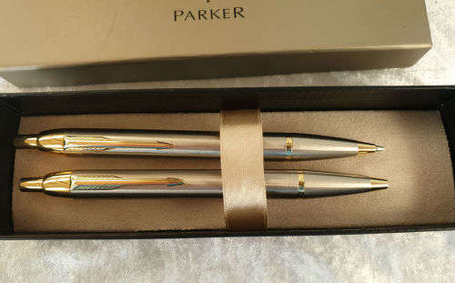 Beautiful Vintage Parker Ball Point Pen and Pencil set in Gold and silver Trim -iNK STILL OK