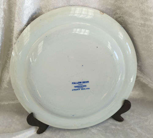 Vintage Wedgwood Plate Etruria England  235mm Fallow Deer (small nic on back of plate)