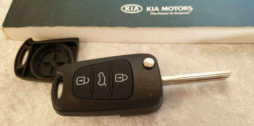 Kia Cerato - Picanto - Sportage - Hyundai i20 / i30 / iX35 - 3 Button Flip Key Case replacement