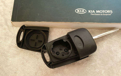 Kia Cerato - Picanto - Sportage - Hyundai i20 / i30 / iX35 - 3 Button Flip Key Case replacement