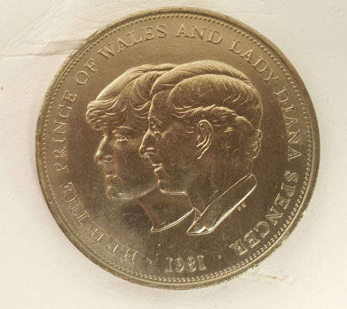 Collectable 1981 Royal Wedding Commemorative Crown Prince Charles and Lady Diana -Uncirulated