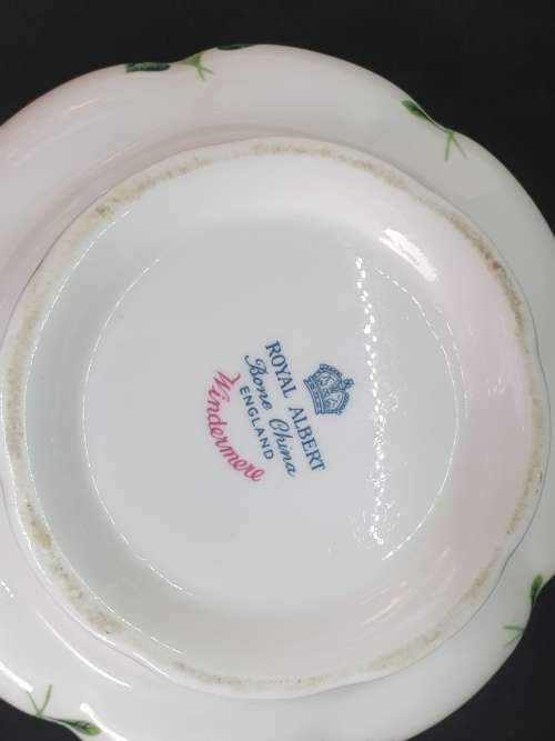 Vintage  Royal Albert "Windermere" Sugar Bowl