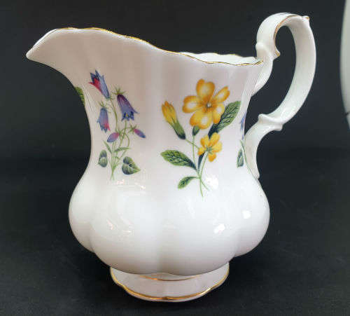 Vintage  Royal Albert "Windermere" Creamer 106x120x85mm