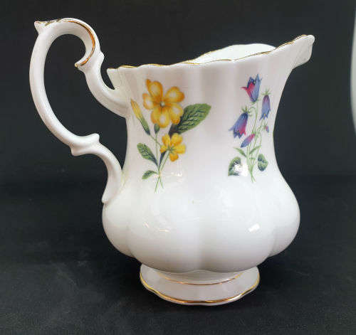 Vintage  Royal Albert "Windermere" Creamer 106x120x85mm