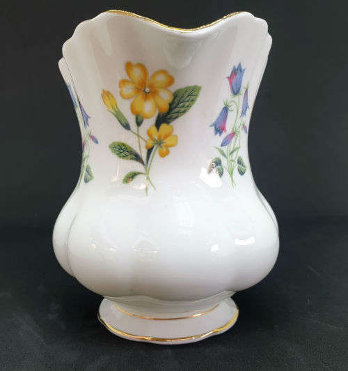 Vintage  Royal Albert "Windermere" Creamer 106x120x85mm