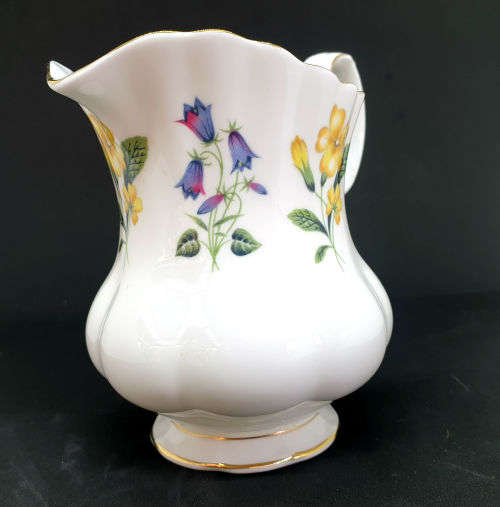 Vintage  Royal Albert "Windermere" Creamer 106x120x85mm