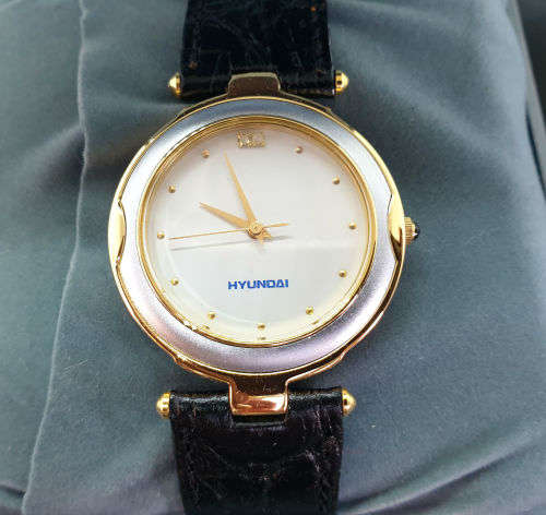 Hyundai Quartz Watch with leather strap- Boxed -Look unused ..needs Battery