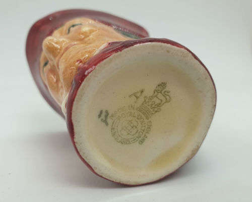 Vintage Royal Doulton miniature character jug `Cardinal`  52x67x48mm