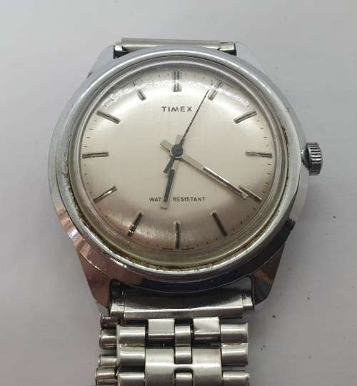 Vintage Pre-owned 1978 TIMEX Automatic watch with Metal Strap - working and holding time