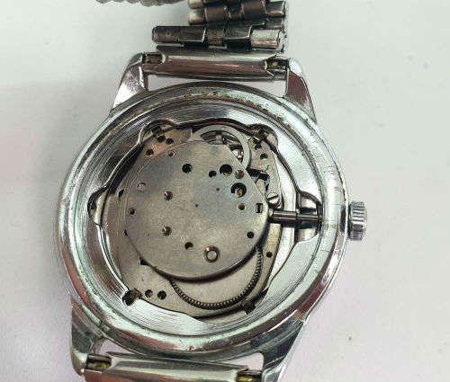 Vintage Pre-owned 1978 TIMEX Automatic watch with Metal Strap - working and holding time