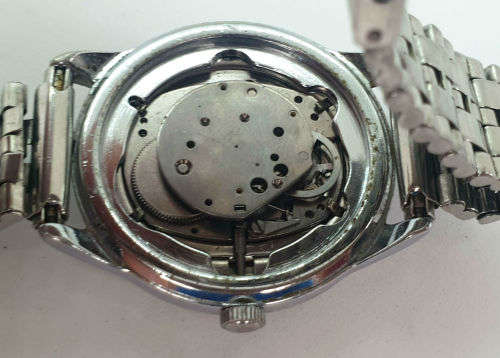 Vintage Pre-owned 1978 TIMEX Automatic watch with Metal Strap - working and holding time