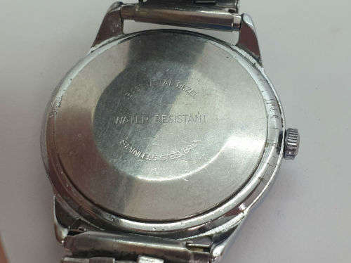 Vintage Pre-owned 1978 TIMEX Automatic watch with Metal Strap - working and holding time