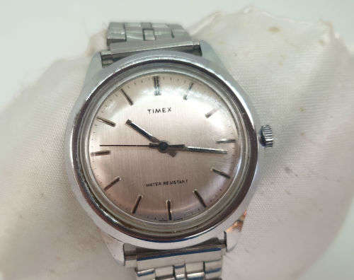 Vintage Pre-owned 1978 TIMEX Automatic watch with Metal Strap - working and holding time