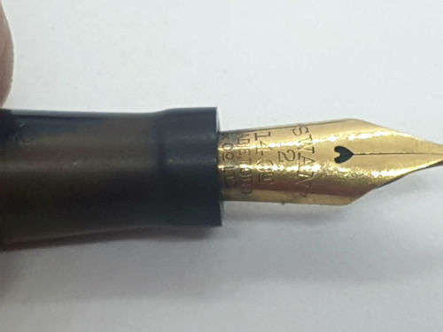 Vintage SWAN Mabie Todd Fountain pen with 14kt Gold No 2 Nib.