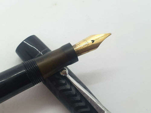 Vintage SWAN Mabie Todd Fountain pen with 14kt Gold No 2 Nib.