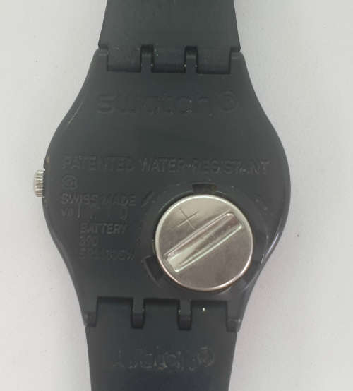 Pre-owned Swiss Swatch AG 1999 Ladies Analog Quartz Watch 35x40mm Great Condition