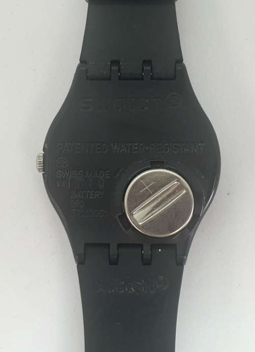 Pre-owned Swiss Swatch AG 1999 Ladies Analog Quartz Watch 35x40mm Great Condition