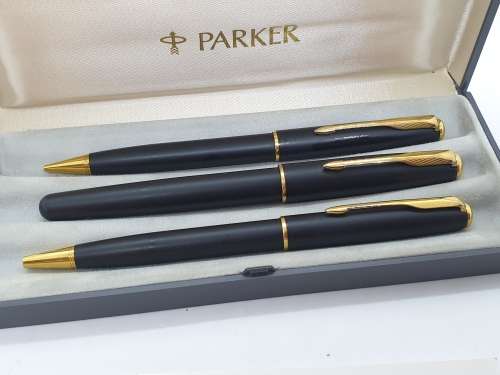 3 Pc Parker SONET writing set ROLLERBALL,BALLPEN and Pencil Black and Gold Trim in Case with booklet