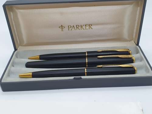 3 Pc Parker SONET writing set ROLLERBALL,BALLPEN and Pencil Black and Gold Trim in Case with booklet
