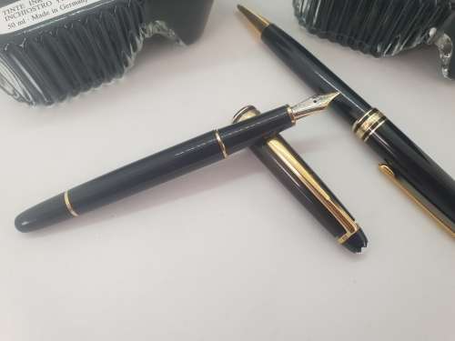 Montblanc Meisterstuck Fountain Pen, 14k Nib, 4810, 585, +Montblanc Ball pen + 2 Bottles of INK + 2