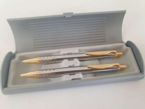 Vintage No Name Chrome and Gold Tone  Pen and Pencil Gift set in Case FNB BRANDED