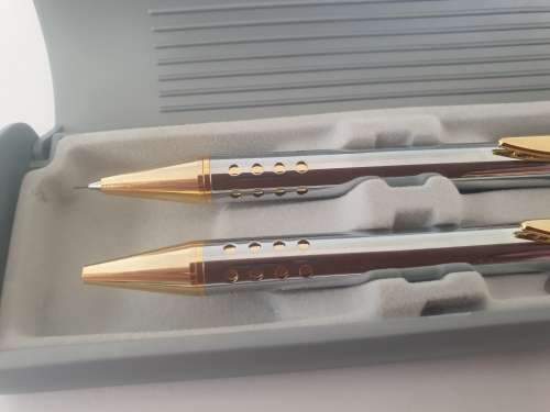 Vintage No Name Chrome and Gold Tone  Pen and Pencil Gift set in Case FNB BRANDED