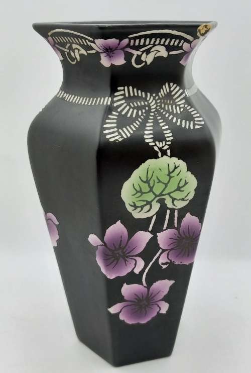 Antique Vintage SHELLY Black Vase Made in England 185x90mm - repaired