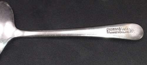 Vintage Yeoman Plate EPNS Child`s Spoon and Pusher set