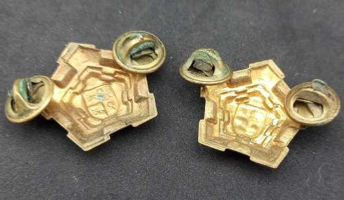 2 Castle rank badges of old South African Defense Force i.e. rank of Major 25x27mm