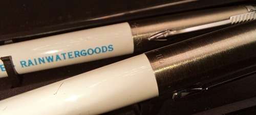 1990 Parker Pen and Pencil set (Branded) Ink is 0k- in good Condition in case