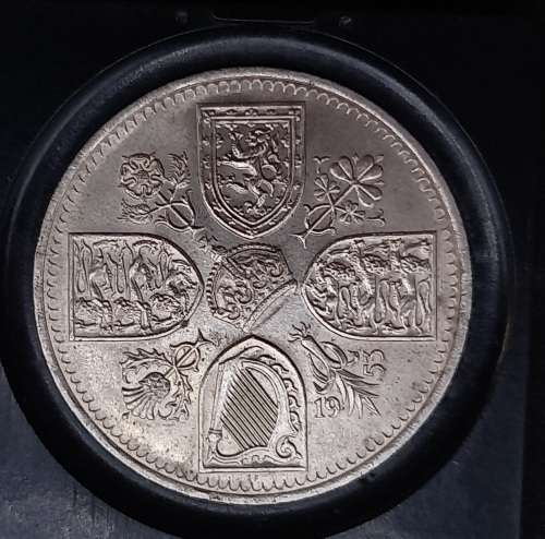 1953 5 Shillings - Elizabeth II Coronation-Coronation of Elizabeth II in capsule