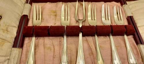 Antique or Vintage EPNS silver plated Cake Fork set in Box