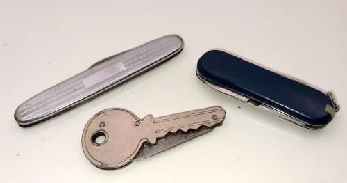 Vintage Richards Lamp Post Brand Key Knife Made in Sheffield england and 2 other old pocket knifes