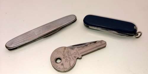 Vintage Richards Lamp Post Brand Key Knife Made in Sheffield england and 2 other old pocket knifes