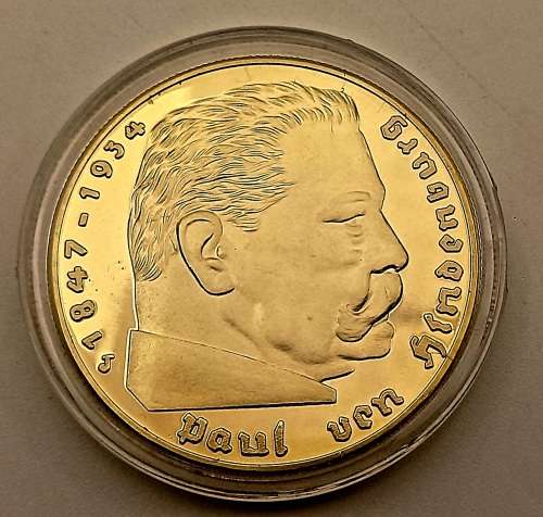 1938 German Paul Von 5 Reich 24k Gold plated Collector Coin in capsule