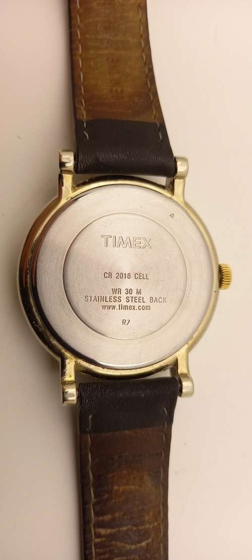 Pre-owned Vintage TIMEX Indiglo Quartz watch working with new lithium battery leather strap