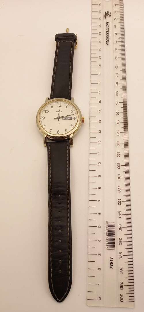 Pre-owned Vintage TIMEX Indiglo Quartz watch working with new lithium battery leather strap