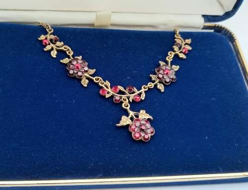 Vintage Designers Necklace by Michal Negrin -Not Origanal case. Unknown stones (Needs polishing